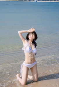 少女感比基尼