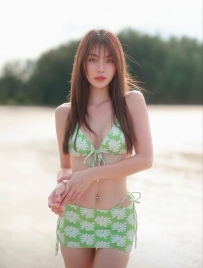 法式浪漫比基尼写真，清新甜美的氛围感拉满
